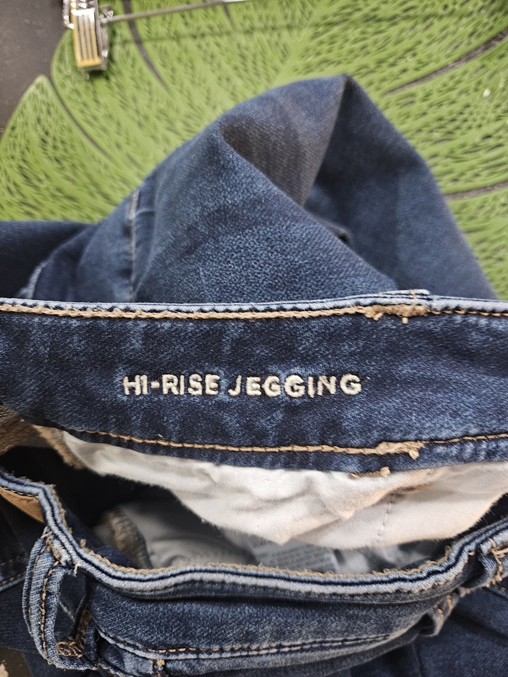 American Eagle Hi-Rise Jegging Jeans - Picture 7 of 8